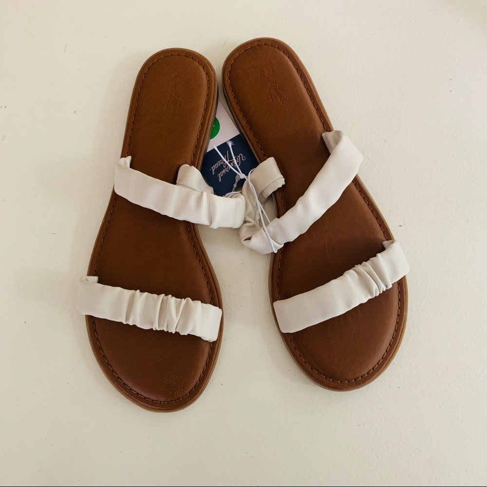Universal Thread Willow Scrunch Sandal - Picture 2 of 6